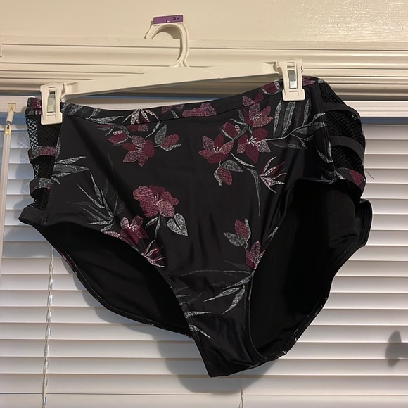 Swim bottom - Picture 1 of 3